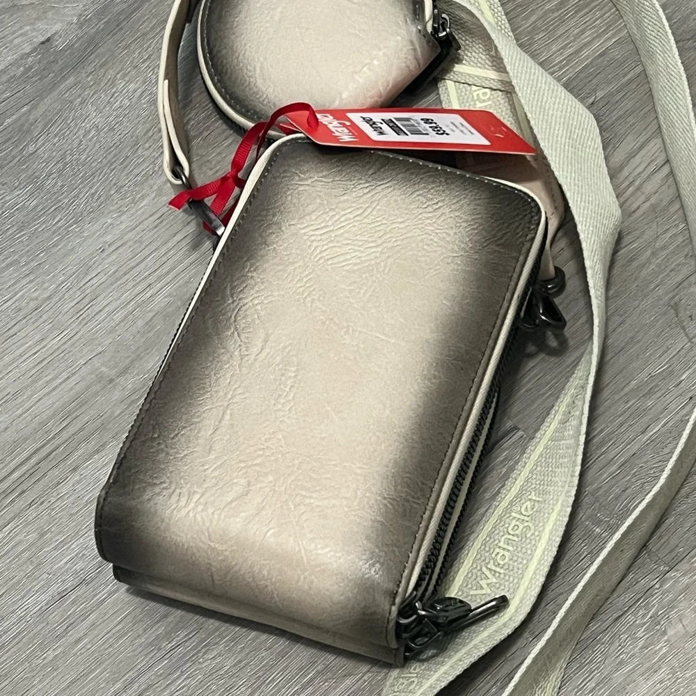 Wrangler Crossbody Bag Set with Coin Purse - Picture 6 of 11